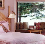 Romantic Bed and Breakfast - Pacifica Room